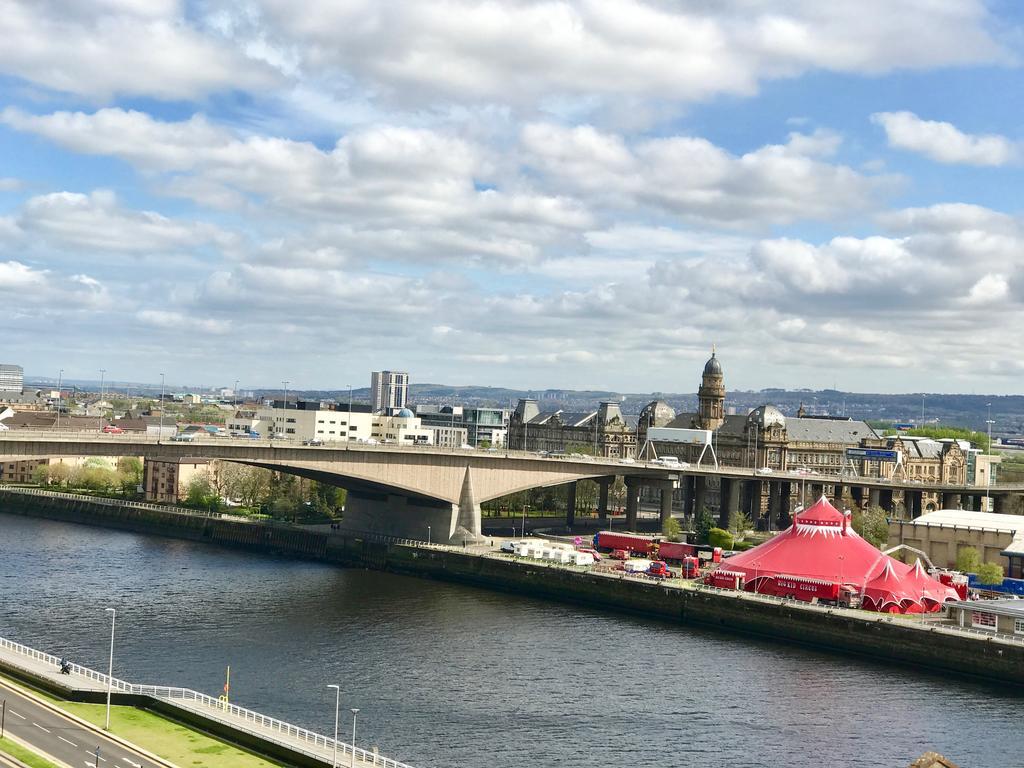 グラスゴーThe Heights - River And City Viewアパートメント エクステリア 写真